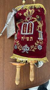 torah scroll for the shacharit prayers