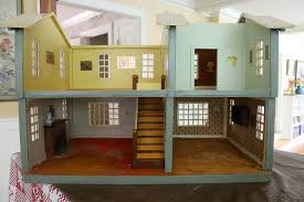 decorating my 1940s vine dollhouse