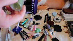 asmr whats in my make up bag you
