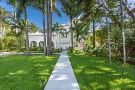 The green mill, in uptown, was run by capone associate machine gun jack mcgurn during prohibition. Al Capone S Miami Beach Mansion Listed At 15m
