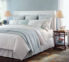 bed pillow arrangement