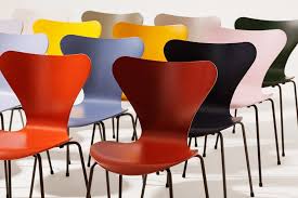 Arne jacobsen designed this chair for his famous series 7 in 1955. 16 Neue Farben Fur Fritz Hansen Klassiker Gartner Internationale Mobel