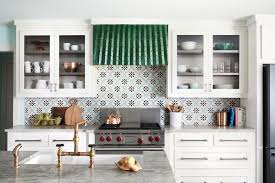 Discover inspiration for your kitchen remodel or upgrade with ideas for storage, organization, layout and decor. 20 Chic Kitchen Backsplash Ideas Tile Designs For Kitchen Backsplashes