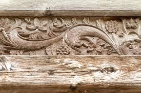 Pengertian ragam hias pada kayu adalah bentuk dasar hiasan yang disusun sesuai pola yang diterapkan pada kayu, fungsunya untuk menambah keindahan. Kenali 5 Tipe Ukiran Tradisional Dari Berbagai Wilayah Di Indonesia