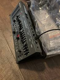 roland sh 01a boutique synthesizer w dk