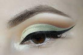 stunning sage green eye look for spring