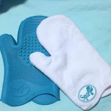 sigma spa brush cleaning glove beauty