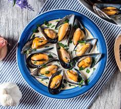 keto mussels in garlic cream sauce