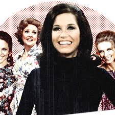 This was moore's second appearance on the show that starred betty white, jane leeves, wendie malick and valerie bertinelli. 12 Best Episodes Of The Mary Tyler Moore Show