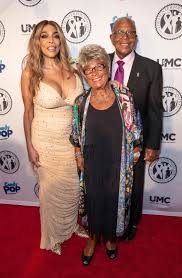 Wendy williams' son with her estranged husband kevin hunter has been arrested after he punched his father in the face, according to reports. What Happened To Wendy Williams Mom Shirley