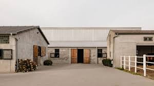 Wiercinski Studio Tops Concrete Horse