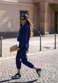 12 navy blue outfits that prove the