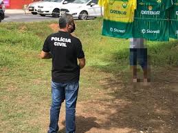 Icuiabá esporte clube é uma agremiação esportiva brasileira com sede em cuiabá, no estado de mato. Homem E Preso Vendendo Camisetas Falsas Do Cuiaba Esporte Clube