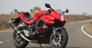It also has a smaller frame so it's less intimidating. In This Article We Are Going To Talk About The Bikes That Can Be Purchased Under Rs 3 Lakhs Most Of The Bikes In This Segment Has 250cc Bike Performance Bike