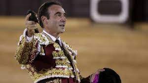 Ponce corta dos orejas en Fuengirola, Emilio de Justo se lleva un trofeo y  Fortes se va de vacío