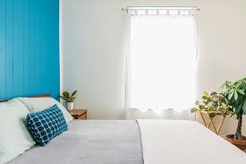choose a bedroom accent wall and color