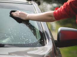 best way to clean car windshield