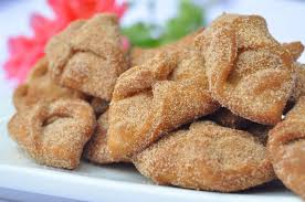 Polvorones are traditional spanish holiday cookies that are flavored with almonds, and are crumbly in texture. Pin On Favorite Spanish Foods Spain