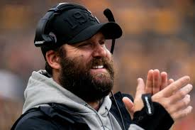 Benjamin todd roethlisberger (born march 2, 1982, in lima, ohio), nicknamed big ben, is an american football quarterback. Ben Roethlisberger Says He S Determined To Return To Steelers In 2020