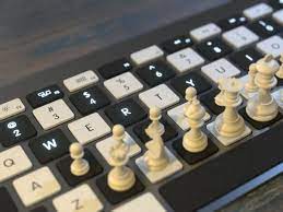 Jeux d'échecs en ligne : 4 sites gratuits pour jouer seul ou à deux : Femme  Actuelle Le MAG