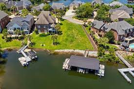 with waterfront homes in
