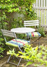 how to clean patio cushions in 6 steps