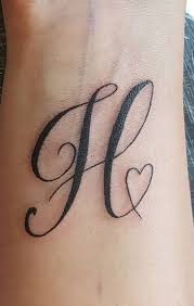Hı (خ), arap alfabesinin yedinci harfi. Letter H Tattoo H Tattoo Tattoo Lettering Unique Tattoo Designs