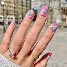 24 short almond nail designs to