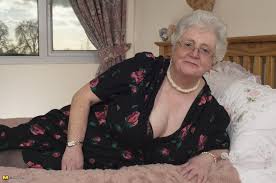 British granny playing with her voluptous body Pichunter