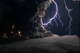 Der vulkanausbruch (eruption) ist die bekannteste form des vulkanismus. Chile Wolken Eruptionen Landschaft Blitz Berg Natur Vulkan Bildschirmhintergrund Wallpaperbetter
