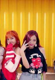 Blackpink as if it's your last (리사 lisa focused) @ mbc [show! Manoban On Twitter Lisa And Jisoo S Nails In As If It S Your Last With The Bi And Gay Pride Flag Blackpink Https T Co I8f6ceknkl