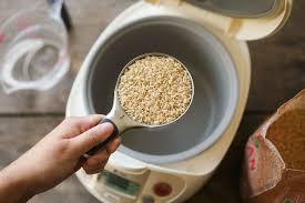 Cover the pot and turn on the cooker. How To Cook Brown Rice In A Rice Cooker Perfect Fluffly Results