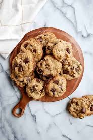 best chewy chocolate chip walnut cookie