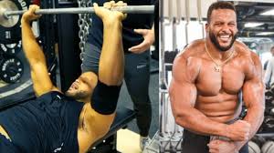 Hardy stayed to a similar workout routine, while swapping a few movements and completely changing his diet for this role. Aaron Donald Had An Incredible 35 Reps With 405lbs At Benches Youtube