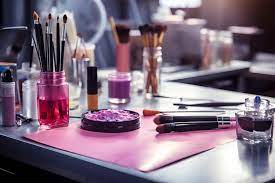 essential makeup artist tools