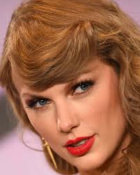 20 taylor swift makeup moments that are