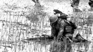 Der kriegsverlauf in den jahren 1961 bis 1968 schon in den ersten jahren des vietnamkriegs unterstützten die usa südvietnam mit militärberatern und ausrüstung. Ho Chi Minh Wie Ein Verweigertes Treffen Den Vietnamkrieg Ausloste Welt Der Wunder Tv