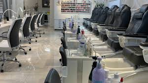 salons for nail extensions in yaletown