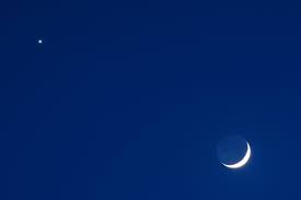 how to see venus and a crescent moon