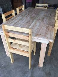 Meja makan set murah ini memiliki kualitas yang unggul.meja makan set murah ini terdiri dari 1 meja makan 8 kursi minimalis. Set Meja Makan Pembekal Wooden Pallet Crate Kayu Euro Facebook