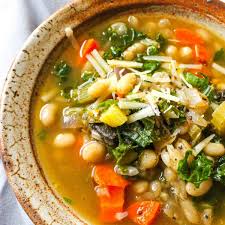 vegan white bean soup with kale