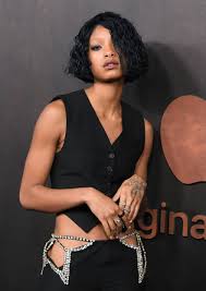 willow smith does cutouts in an