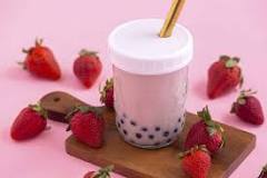 What is strawberry boba tea made of?
