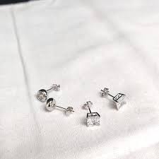 how to clean diamond stud earrings at