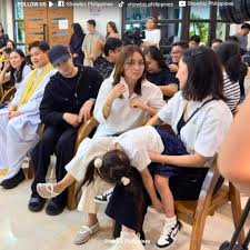 🙏 Let us give our prayers to the family of Mr. Alden Richards, according to the report they lost their Lolo Danny. Kathryn Bernardo also attended the wake of Alden's grandfather together