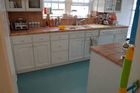 paint a linoleum floor