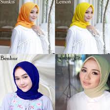 Terdapat berbagai hijab segiempat polos dan motif dengan ukuran standar 110 x 110 cm ukuran jumbo atau syari 130 x 130 cm dan 140 x 140 cm. Tutorial Kerudung Bella Square Kata Kata Mutiara