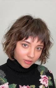 25 short hair with bangs ideas for 2024