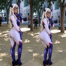 Cosplay butts
