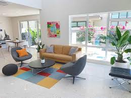 These modern desert homes are strikingly beautiful visions, both inside and out. How To Bring Desert Modern Palm Springs Style Into Your Home Decor The Budget Decorator